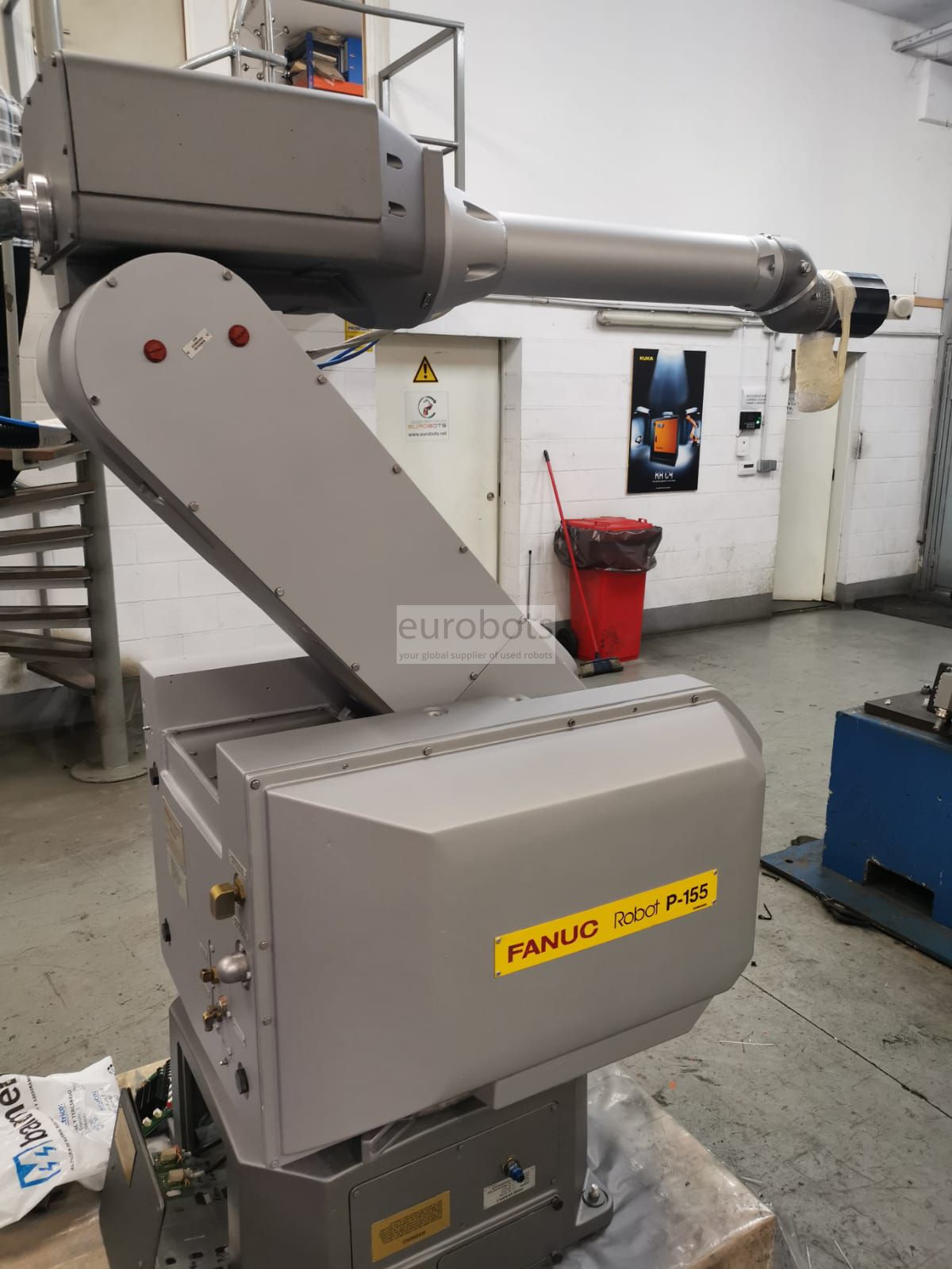 Robot Fanuc P-155 paint RJ2 | Eurobots
